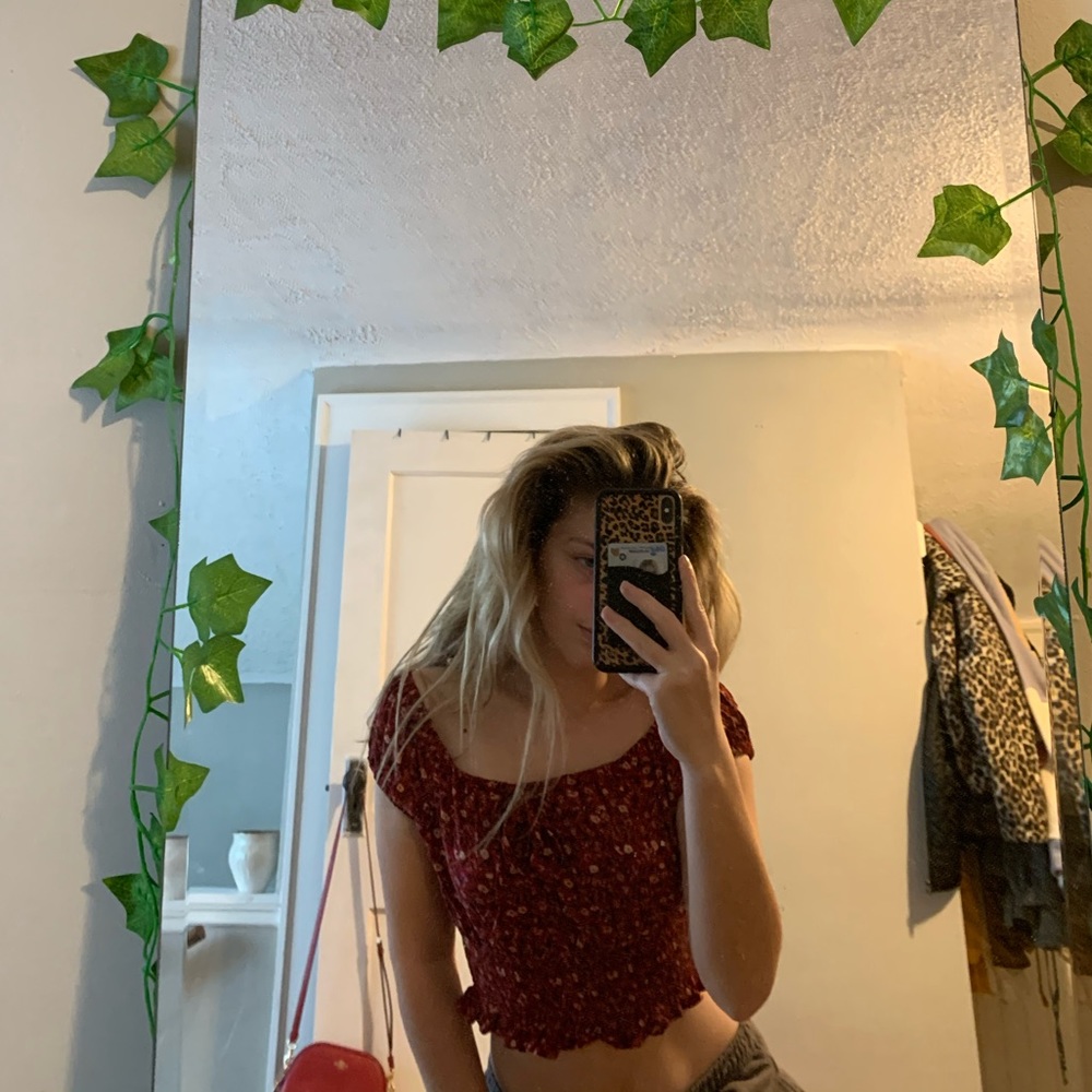 AMERICAN EAGLE OFF THE SHOULDER FLORAL SHIRT